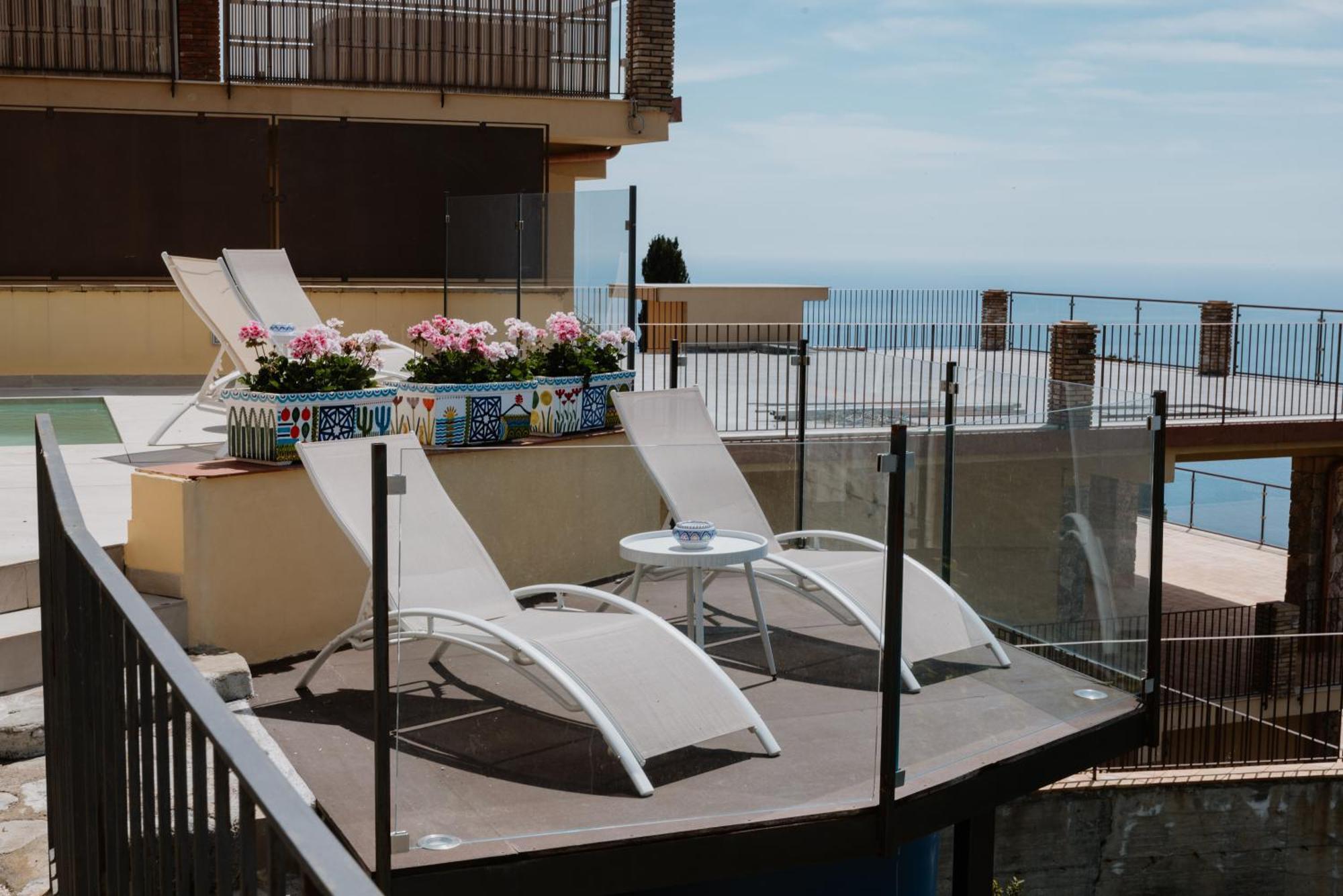 Villa Da Vinci Luxury Panoramic Apartments - Taormina Rooms Collection Bagian luar foto