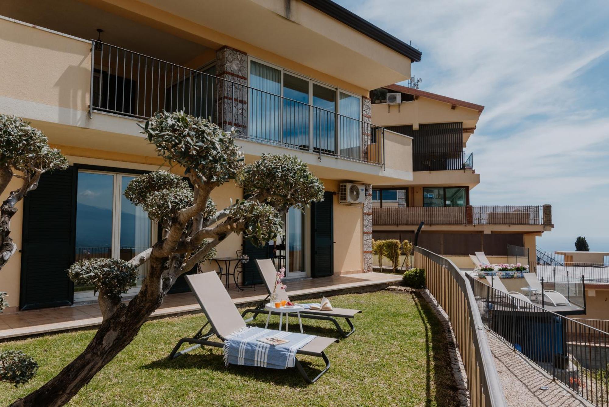Villa Da Vinci Luxury Panoramic Apartments - Taormina Rooms Collection Bagian luar foto